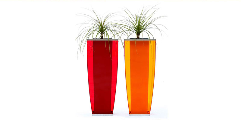 Free standing acrylic Vases